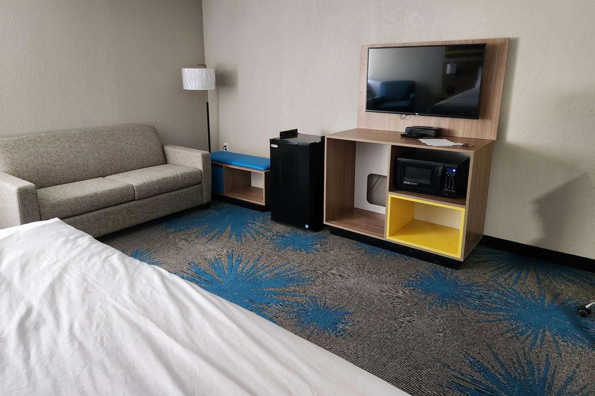 Days Inn By Wyndham Davenport Buitenkant foto