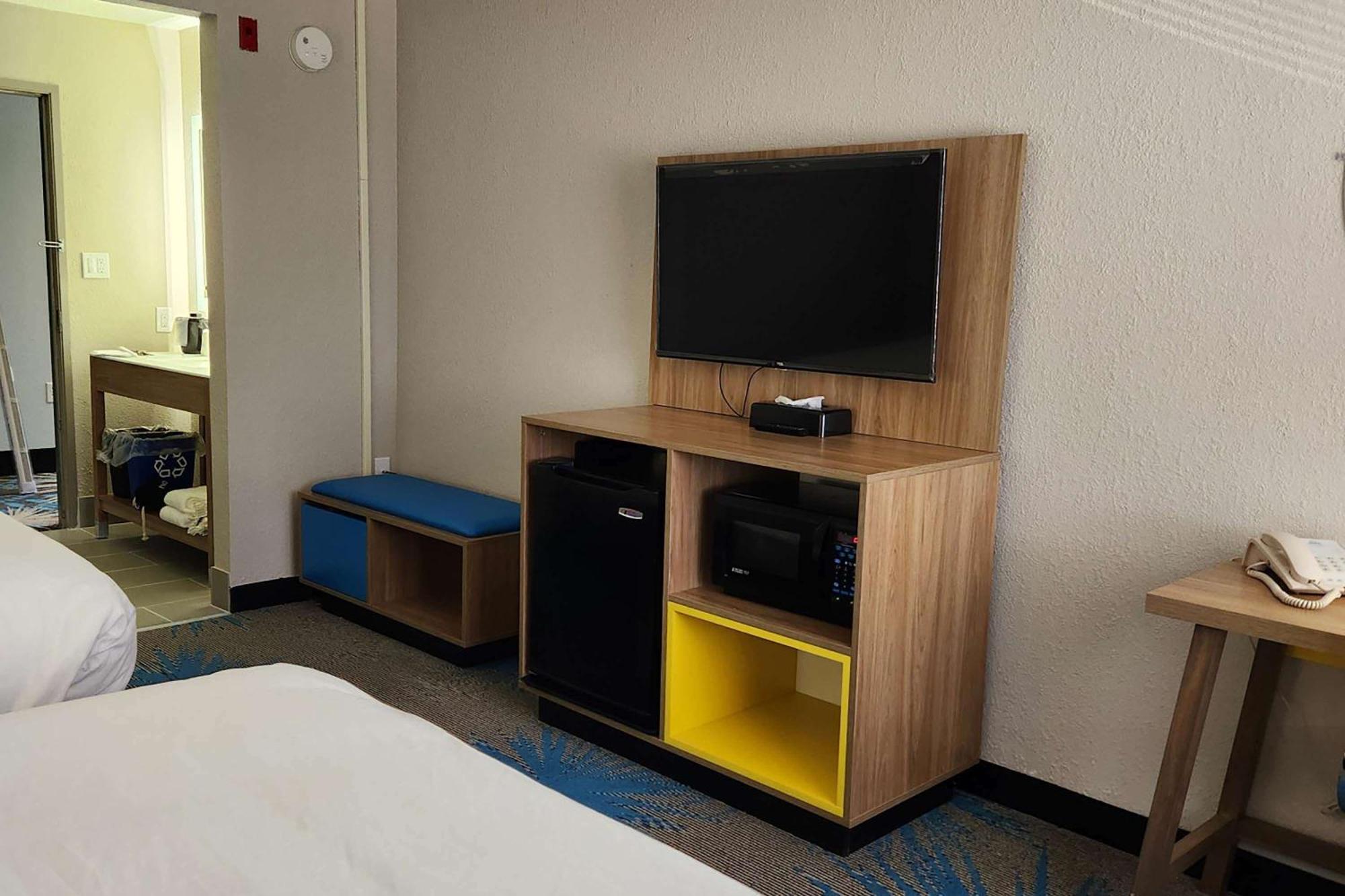 Days Inn By Wyndham Davenport Buitenkant foto