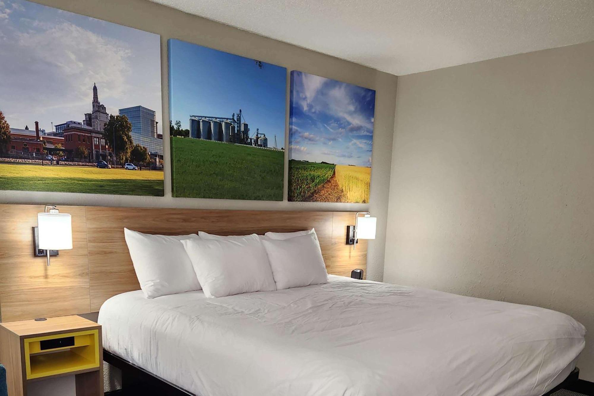 Days Inn By Wyndham Davenport Buitenkant foto