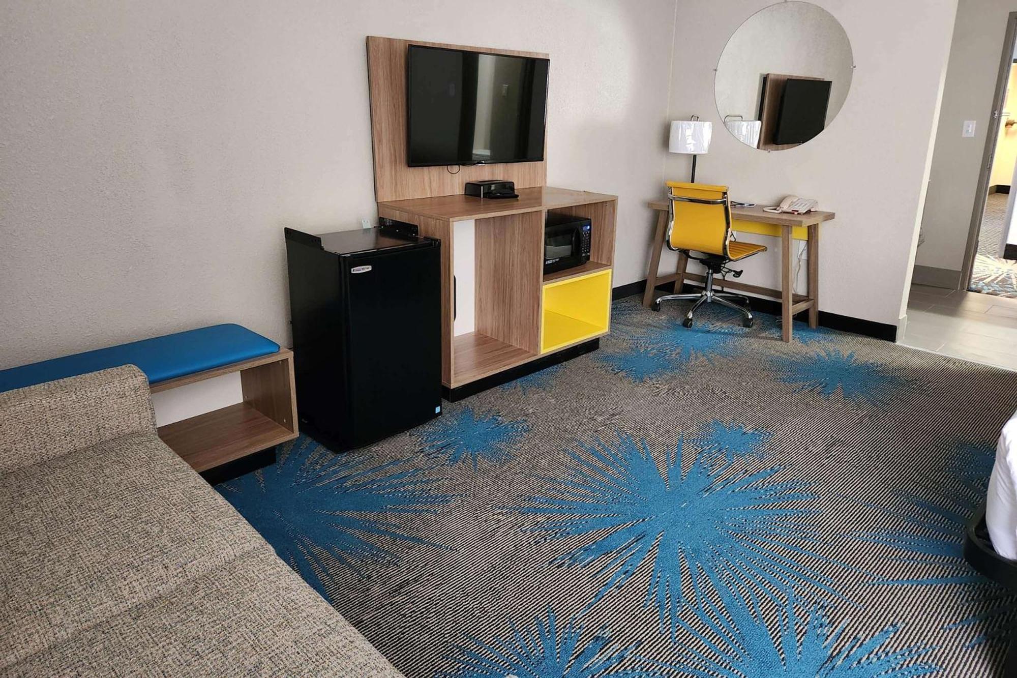 Days Inn By Wyndham Davenport Buitenkant foto